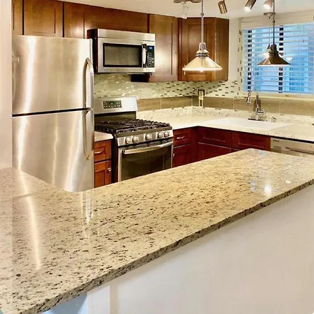 Gulf Breeze Aglow Villa